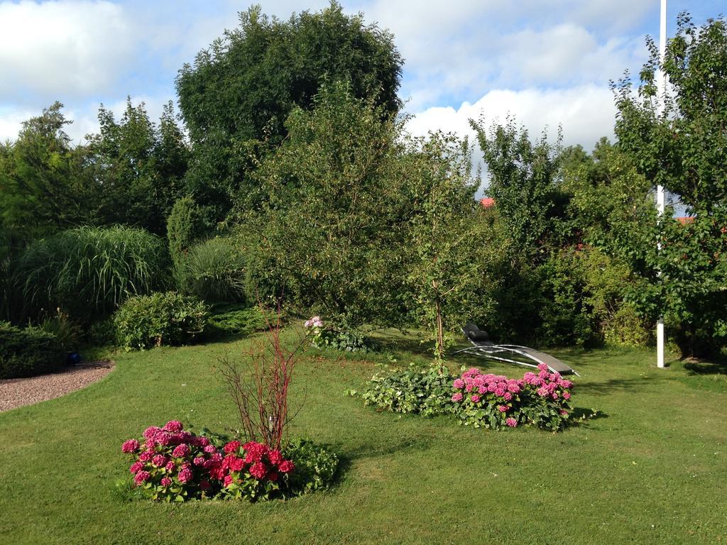 Solrosen I Simrishamn - Oesterlen Экстерьер фото